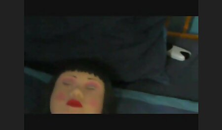 Blonde Moeder closeup neemt pik gratis filmpjes zot in de mond van een kamergenoot