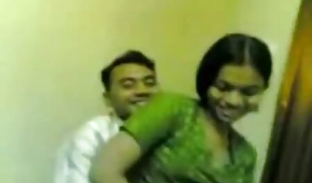 Short you chick wachtte бакера en gaf hem gratis filmpjes squirten in zijn kont